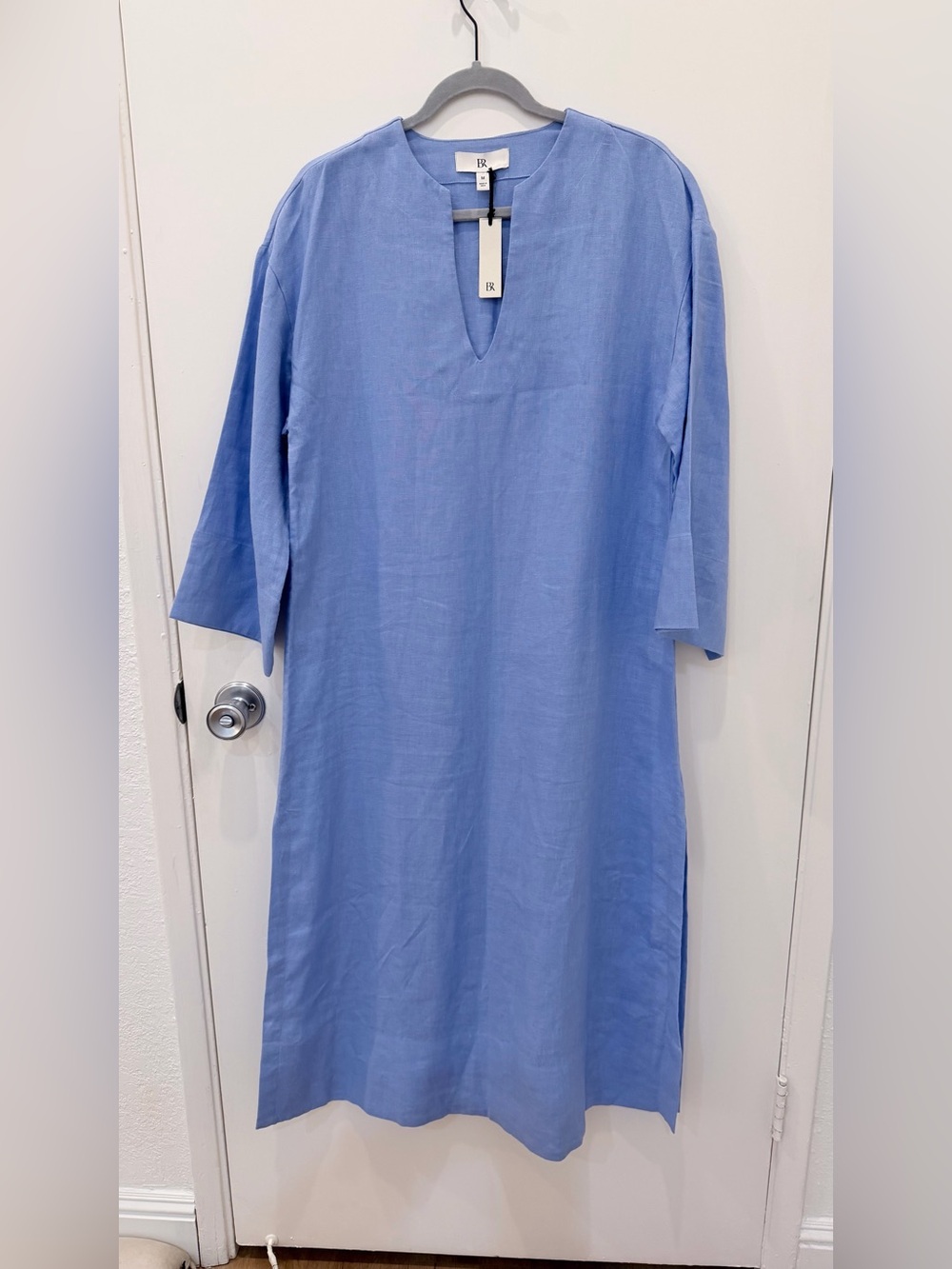 Banana Republic Light Blue V-Notch 💯 Linen Size M Dress